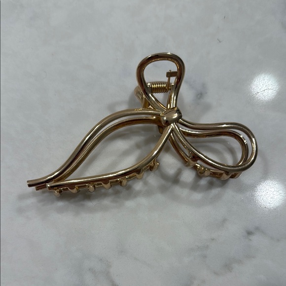 H&M Hair Clip - Picture 1 of 2